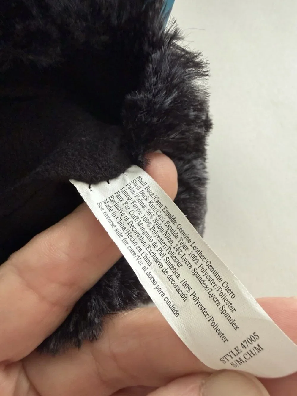 Isotoner Women's Small Medium Black Leather Gloves Faux Fur Smart Touch NWT
